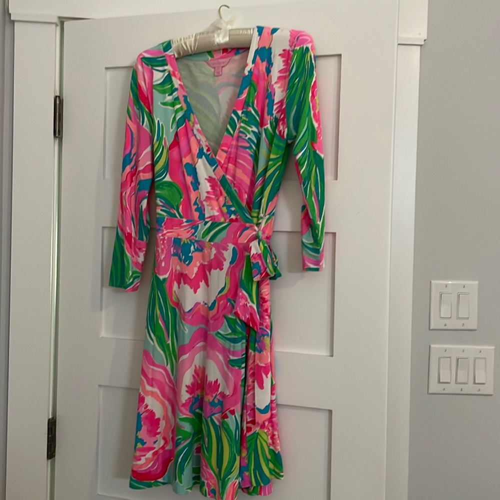 Lily Pulitzer long sleeper wrap dress size S